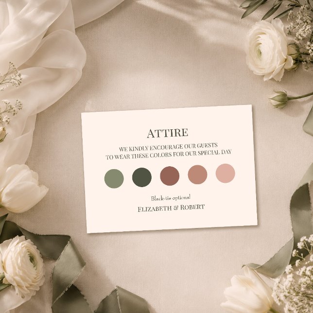 Mörk Oliv Bröllopsklädsel Gäst Klänning Kod Kort (Dark Olive Wedding Attire Guest Dress Code Card on a wedding table with white flowers)