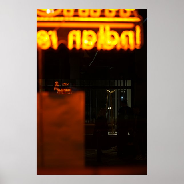 Mörk Orange Neon - Prag Urban Nattfoto Poster (Framsidan)