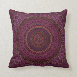 Mörk purpurfärgad mandala kudde