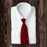 Mörk Red and Black Buffalo Play Tie, Rustic Slips<br><div class="desc">Neck Tie: Rustic mode tie med röd och svart buffel plaid mönster</div>