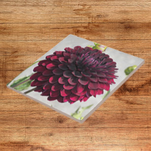 Mörk Red Dahlia Bloom Blommigt Ceramic Tile Kakelplatta