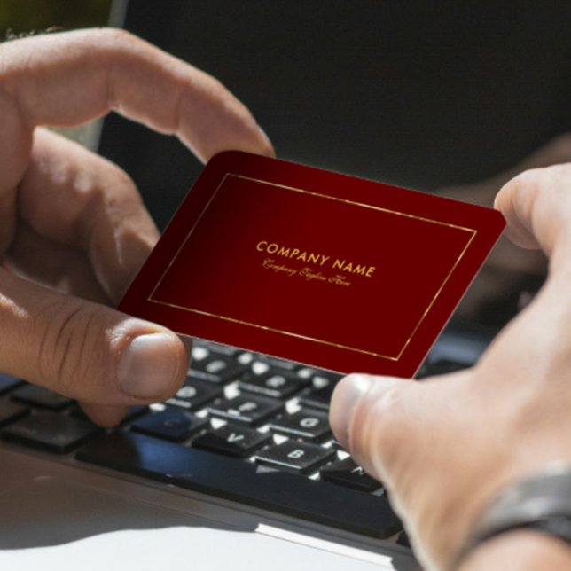 Mörk Red Guld Gräns och typografi Visitkort (Skapare uppladdad)