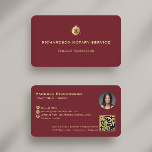 Mörk Red & Guld Monogram Elegant QR Photo Notary Visitkort