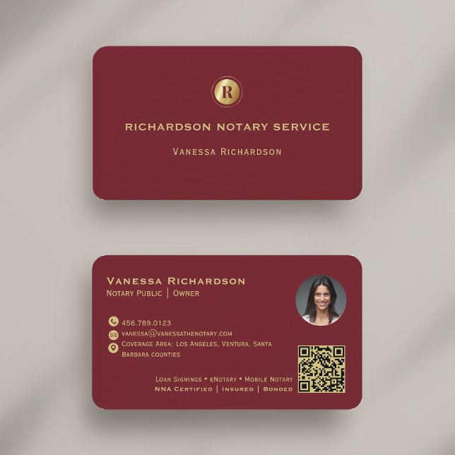 Mörk Red & Guld Monogram Elegant QR Photo Notary Visitkort (Skapare uppladdad)