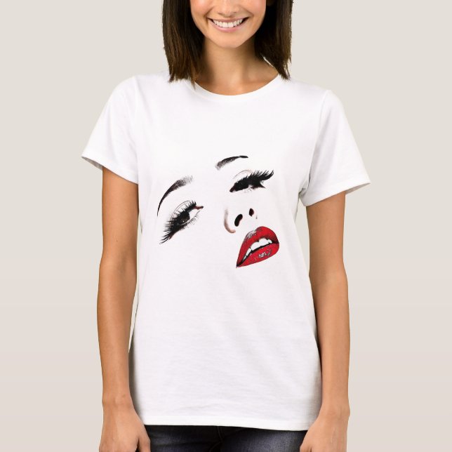 Mörk Red Läppar Womans Ansikte Makeup Art T Shirt (Framsida)