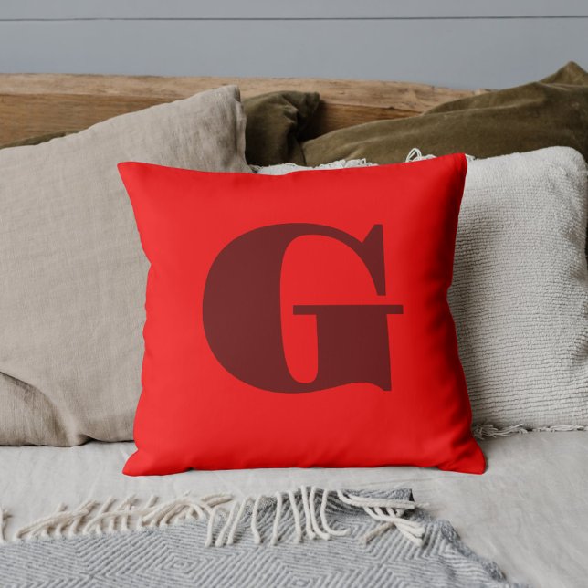 Mörk Red Modern Brev Monogram | Röd Kudde (Skapare uppladdad)
