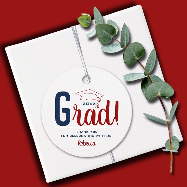 Mörk Röd och blå Studentmössa Gåvor Etiketter (2" round personalized graduation favor gift tags in navy blue and dark red grad cap )