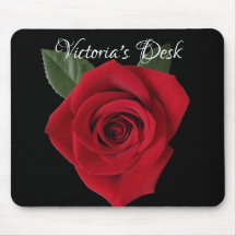 Mörk - röd rosskrivbord Mousepad med namn