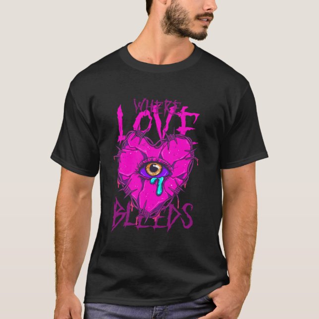 Mörk Romance Där Kärlek Blöder T Shirt (Framsida)