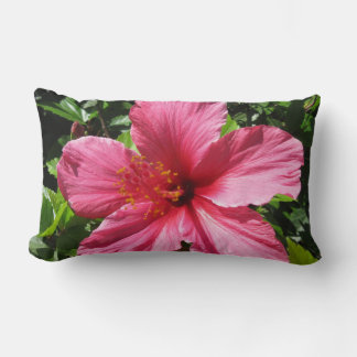 Mörk rosa hibiskus lumbarkudde