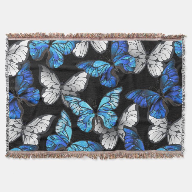 Mörk Sömlöst Mönster med Blue Butterflies Morpho Filt (Framsidan)