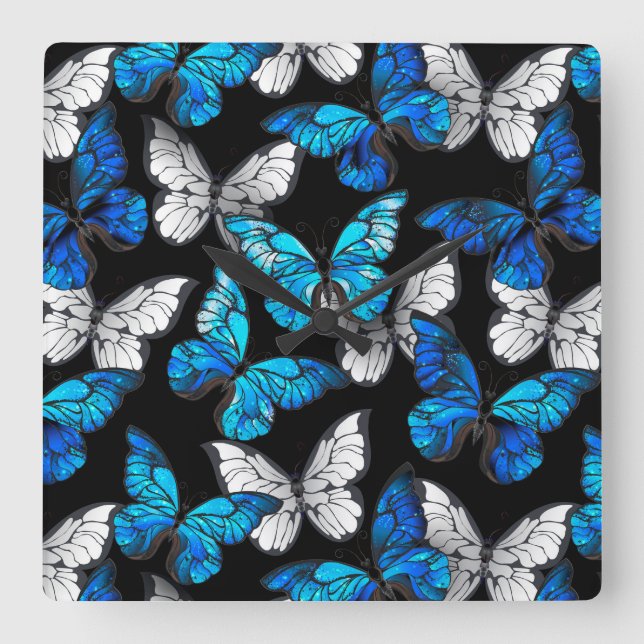 Mörk Sömlöst Mönster med Blue Butterflies Morpho Fyrkantig Klocka (Framsida)