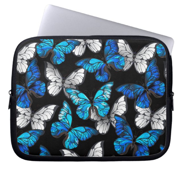 Mörk Sömlöst Mönster med Blue Butterflies Morpho Laptop Fodral (Framsidan)