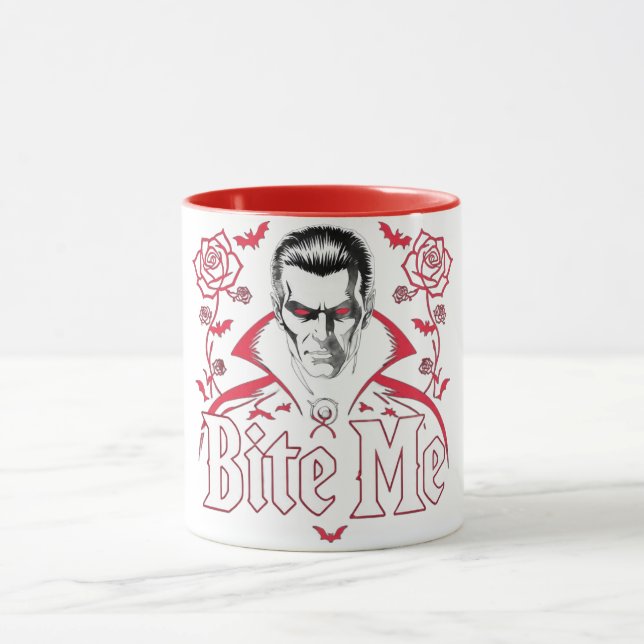 Mörk Vampire "Bita Me" Halloween Humor Mugg (Center)