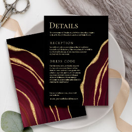 Mörk vin agerade med guld tilläggskort