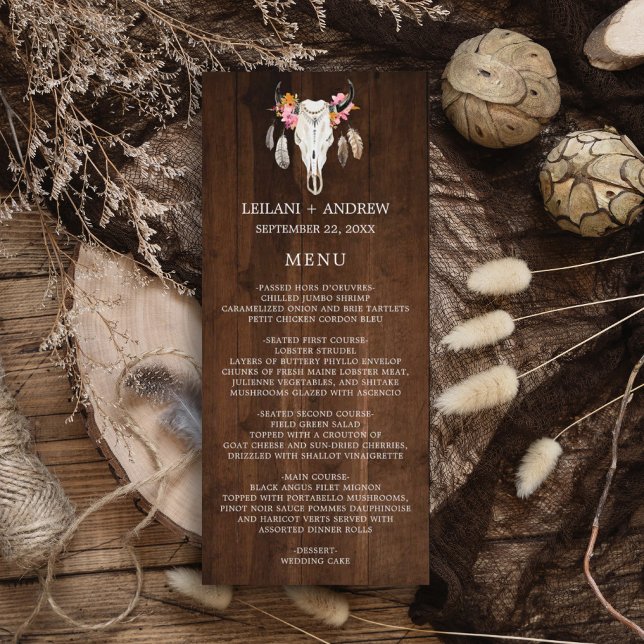 Mörk Wood Rustic Antler Bröllop Menu Meny (Rustic wood with watercolor skull feather and flower. Perfect for that outdoor, barn, fall wedding.)