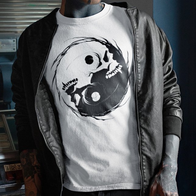Mörk Yin Yang Vampire Skull Religiösa Symbol T Shirt (Skapare uppladdad)