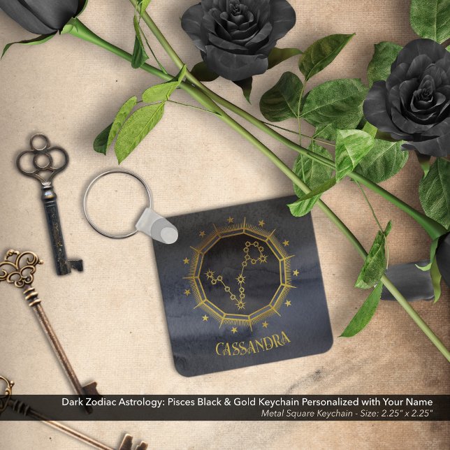 Mörk Zodiac Astrology: Pisces Black Guld Namn Nyckelring (Dark Zodiac Astrology: Pisces Black & Gold Keychain Personalized with Your Name)