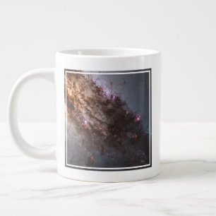 Mörka jordar av dammsprickor Centaurus a Galaxy. Jumbo Mugg