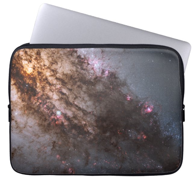 Mörka jordar av dammsprickor Centaurus a Galaxy. Laptop Fodral (Framsidan)
