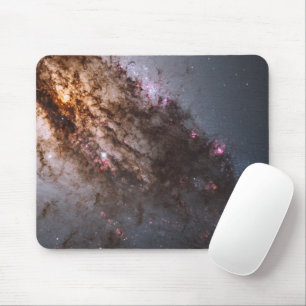 Mörka jordar av dammsprickor Centaurus a Galaxy. Musmatta