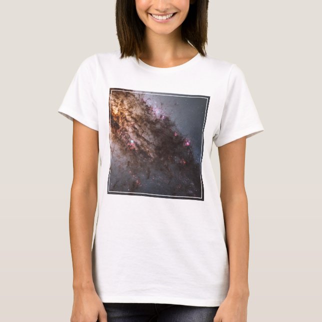 Mörka jordar av dammsprickor Centaurus a Galaxy. T Shirt (Framsida)