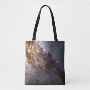 Mörka jordar av dammsprickor Centaurus a Galaxy. Tygkasse