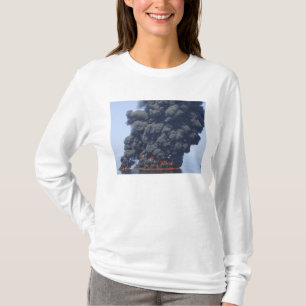 Mörka moln av röker och avfyrar dyker upp 2 t shirt