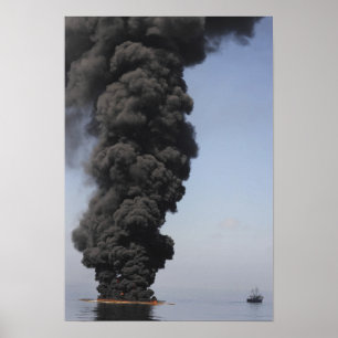 Mörka moln av röker och avfyrar dyker upp poster