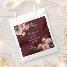 Mörka stämningsfulla rosa och röda rosor vinröda b