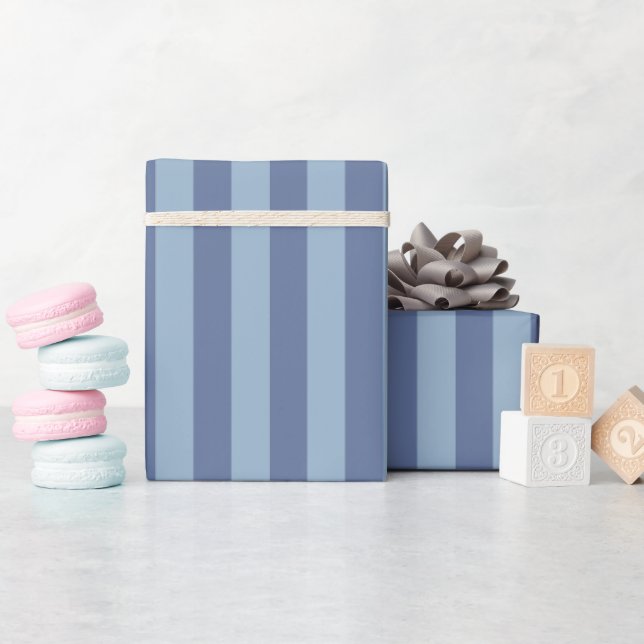 Mörkblå och ljusblå ränder presentpapper (Baby Shower)