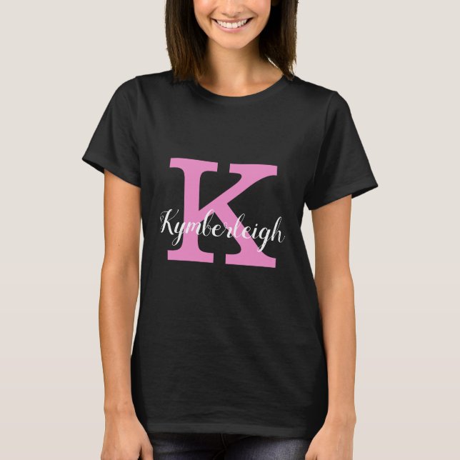 Mörken Girly Rosa Monogram och White Script Namn T Shirt (Framsida)