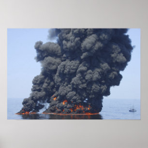 Mörkens moln av rök och brand uppstår 2 poster