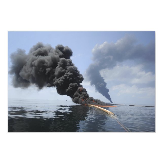 Mörkens moln av rök och brand uppstår fototryck (Framsidan)