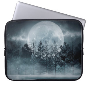 Mörkens skog. Gloomy mörk scen med träd, big moo Laptop Fodral