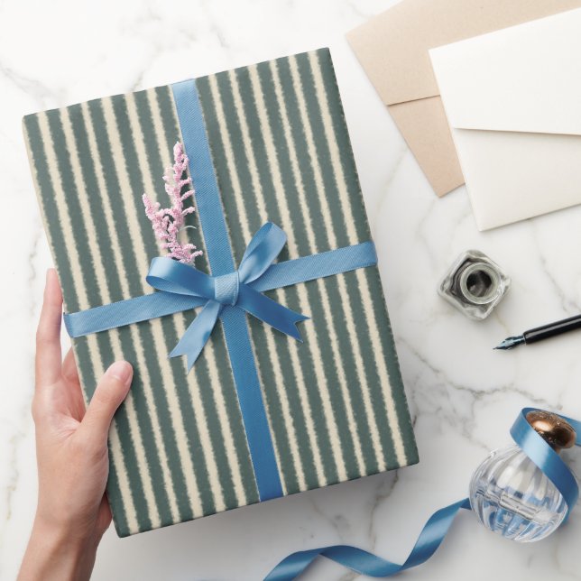 Mörkgrönt randigt presentpapper (Gifting)