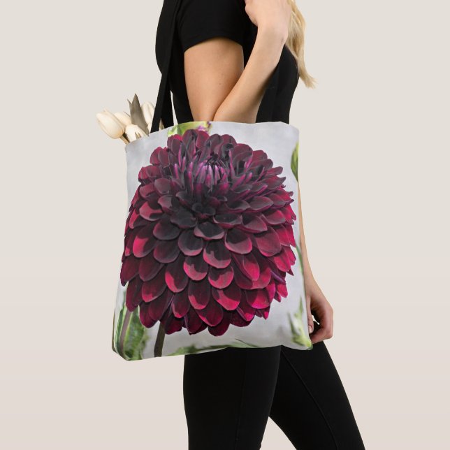 Mörkröd Dahlia-blomning Blommig Tygkasse (Närbild)