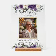 Mörkt lila blommig begravningsminnesbild foto