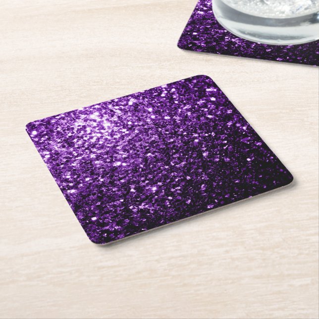 Mörkt lila falskt glänsande glitter gnistrar underlägg papper kvadrat (Vinklad)