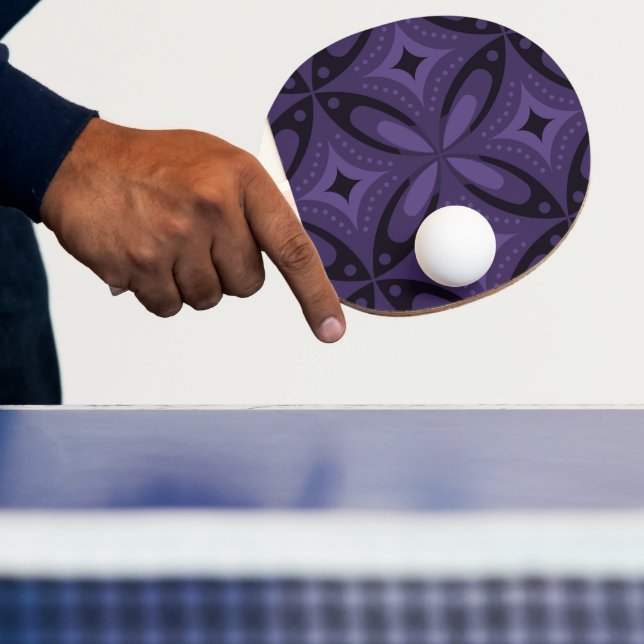 Mörkt lila färgad retro mönster pingisracket (Insitu)