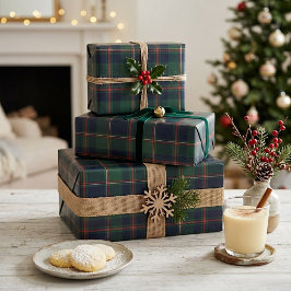 Mörkt marinblå röd grön rutig presentpapper