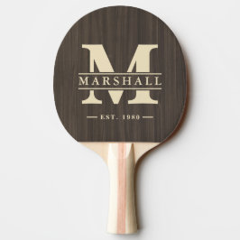 Mörkt Modernt Trä Monogram & Namn Overlay Pingisracket