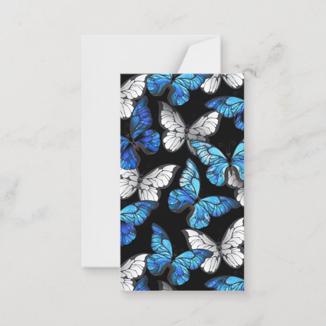 Mörkt sömlöst mönster med blå fjärilar Morpho Anteckningskort (Framsida)