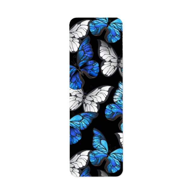 Mörkt sömlöst mönster med blå fjärilar Morpho Returadress Etikett (Framsidan)