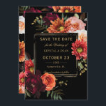 Mörkt stämningsfullt svart burgunder orange blomst spara datumet<br><div class="desc">Anpassa enkelt detta eleganta bröllop sparad datum genom att klicka på knappen Redigera med hjälp av designverktyg för att redigera texten, ändra typsnitt och typsnittsfärger. Med vackra realistiska burgunderfärgade pioner, rosa rosor, orange, rostfärgade ranunkler och tusensköna blommor mot en mörk stämningsfull svart bakgrund. Matchande artiklar finns tillgängliga i butiken. (c)...</div>