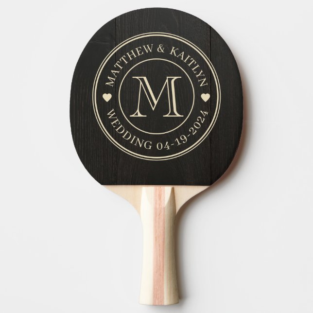 Mörkt Svart Trähjärtas Bröllopsmonogram Pingisracket (Framsidan)