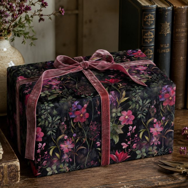 Mörkt viktoriansk blommig rosa lila decoupage  presentpapper (Skapare uppladdad)