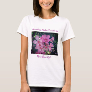Morma är BeSnyval Rosa Blommigt Flowers Nana T Shirt