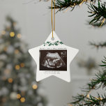 Morma Keepsaké-Gravid - tillkännagivande Julgransprydnad Keramik<br><div class="desc">Det är alltid en bra att  den spännande nyheten med närmaste och djupaste. Perfektens julklapp för mormor att vara med ultraljudsfoto. Anpassa den här unika visningen,  lägg till dina uppgifter och berätta för alla om de speciella nyheterna. Underbar gåva till nya föräldrar och babyduschar.</div>