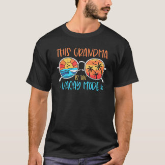 Mormor är i vacay Mode sommarvakning T Shirt